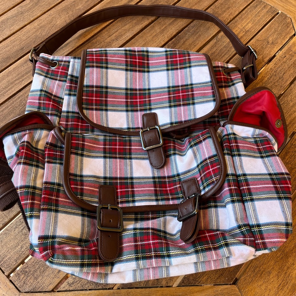 Barnes and Noble punctuate book bag